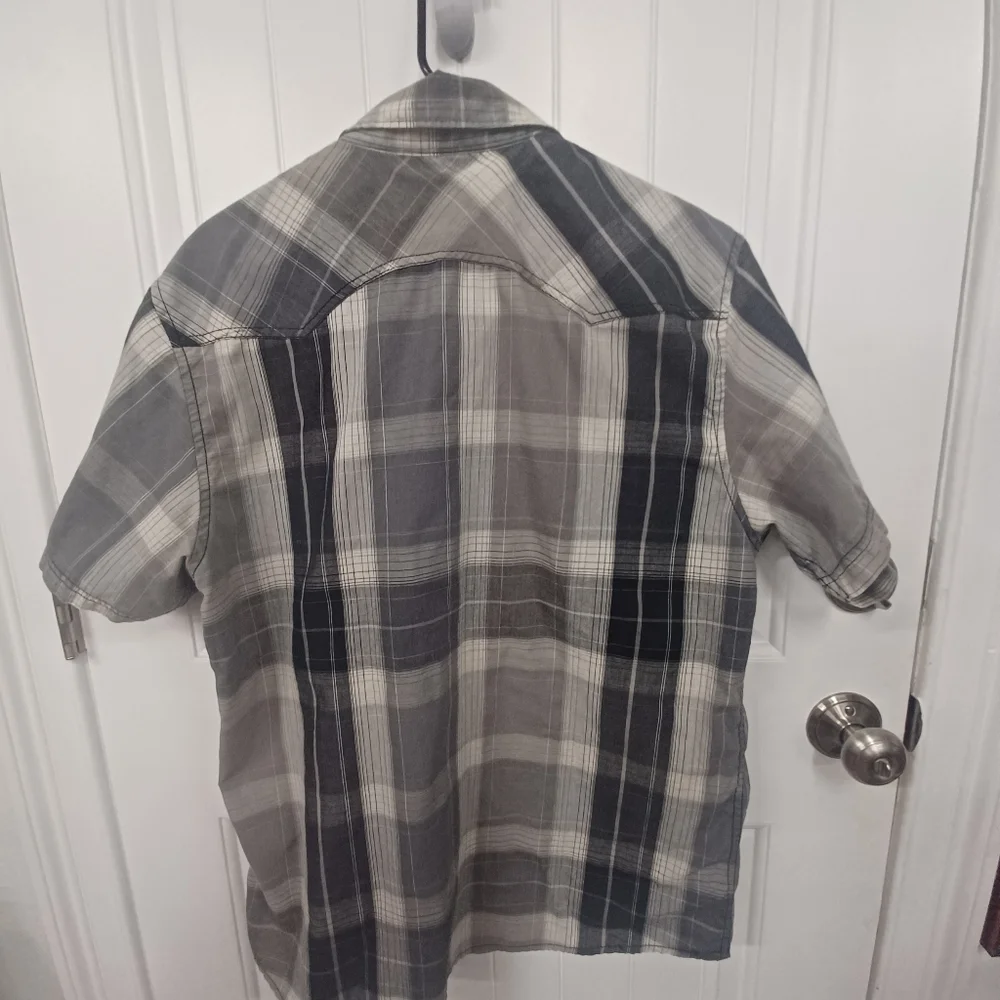 LEVIS PEARL SNAP‎ BUTTON SHIRT